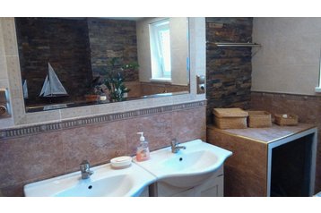 Słowacja Byt Nová Polianka, Zewnątrz